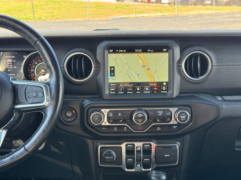 Jeep Wrangler Vehicle Full-screen Gallery Image 13