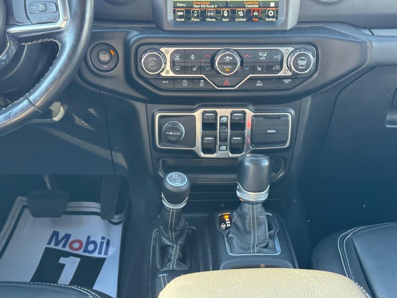 Jeep Wrangler Vehicle Full-screen Gallery Image 14