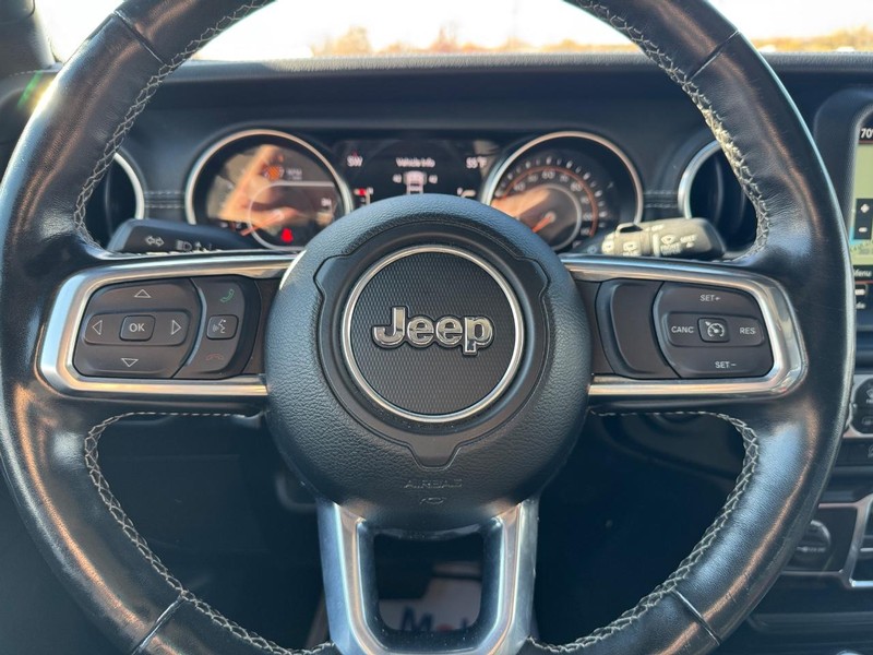 Jeep Wrangler Vehicle Full-screen Gallery Image 17