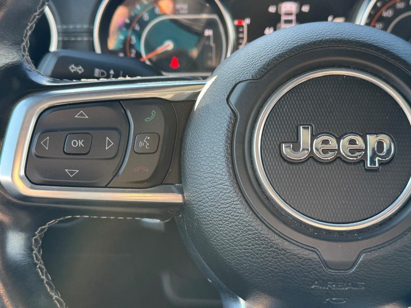 Jeep Wrangler Vehicle Full-screen Gallery Image 18