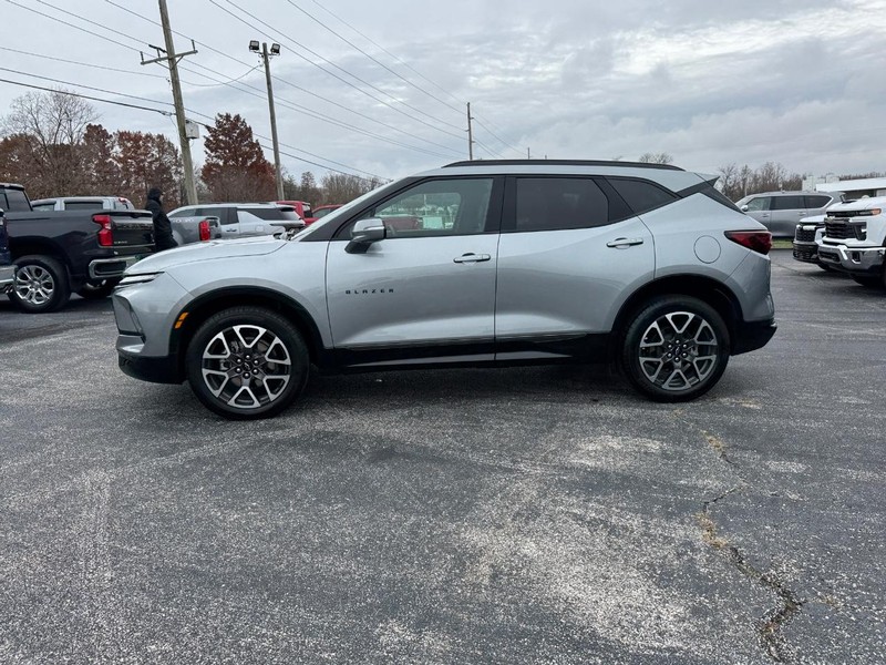 Chevrolet Blazer Vehicle Full-screen Gallery Image 02