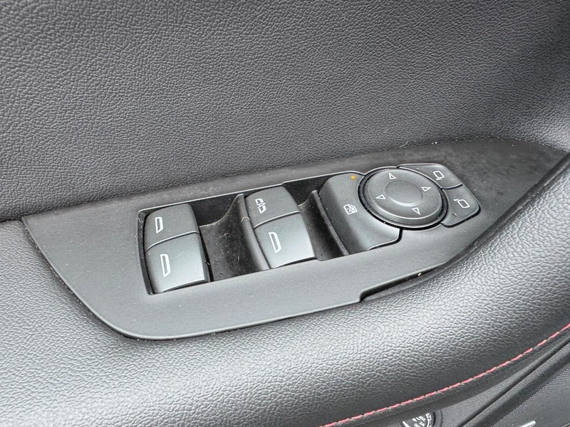 Chevrolet Blazer Vehicle Full-screen Gallery Image 16