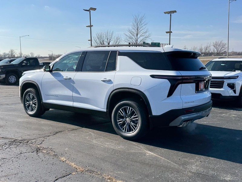 Chevrolet Traverse Vehicle Full-screen Gallery Image 3