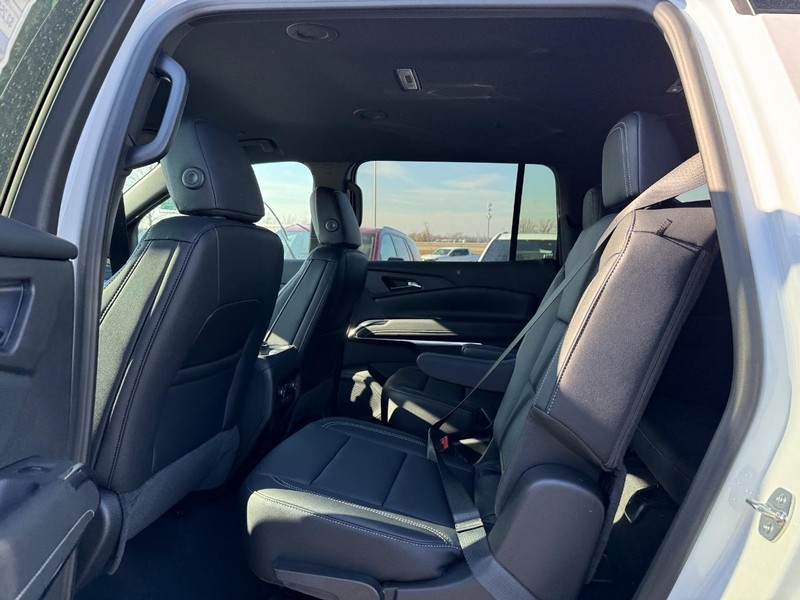 Chevrolet Traverse Vehicle Full-screen Gallery Image 5