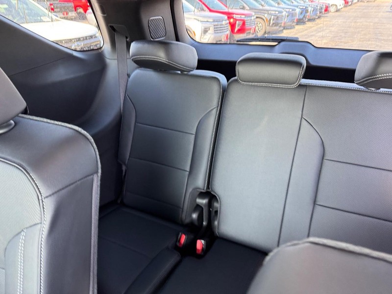 Chevrolet Traverse Vehicle Full-screen Gallery Image 6