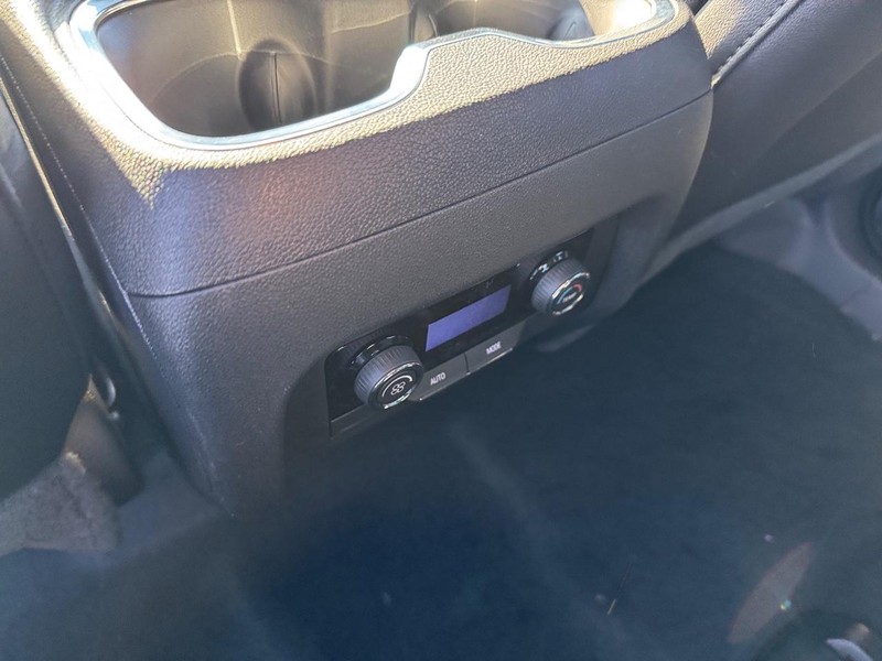 Chevrolet Traverse Vehicle Full-screen Gallery Image 7