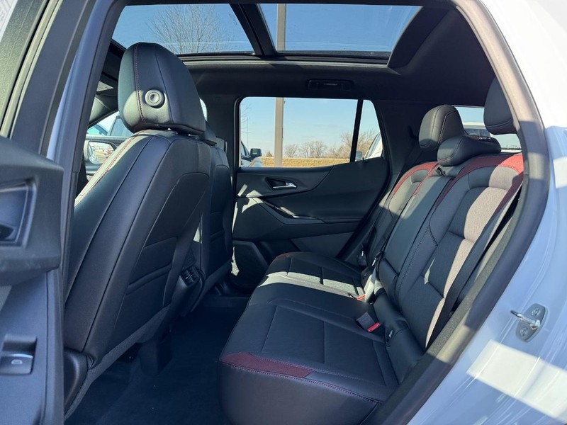 Chevrolet Equinox Vehicle Full-screen Gallery Image 5