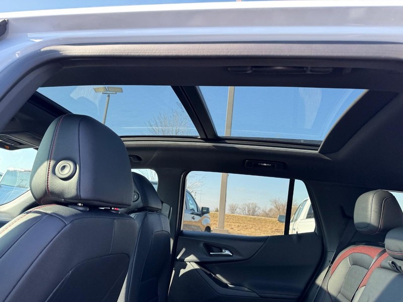 Chevrolet Equinox Vehicle Full-screen Gallery Image 6