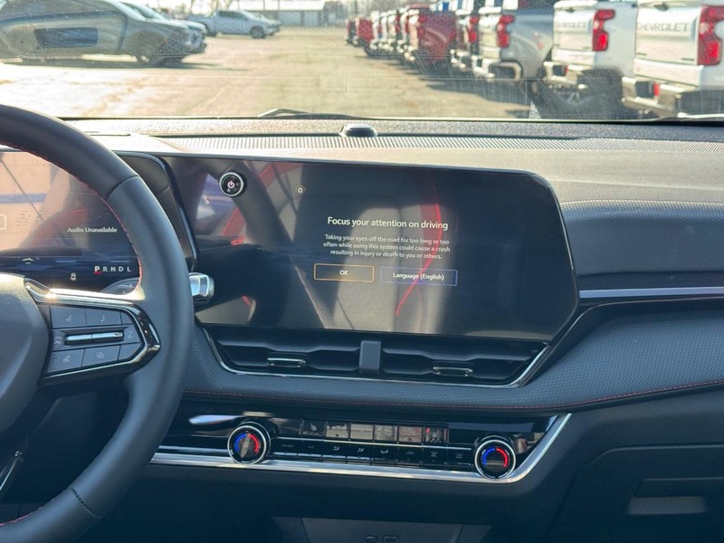 Chevrolet Equinox Vehicle Full-screen Gallery Image 9