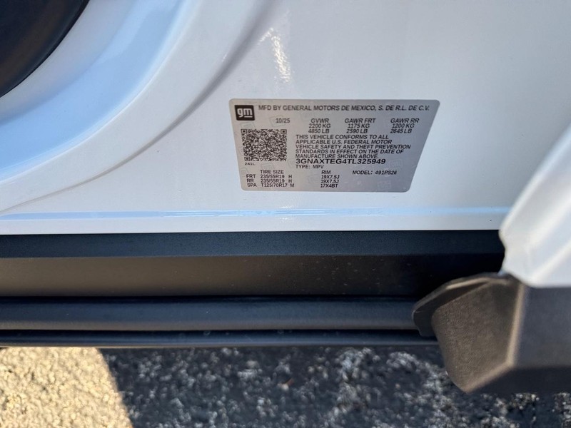 Chevrolet Equinox Vehicle Full-screen Gallery Image 19