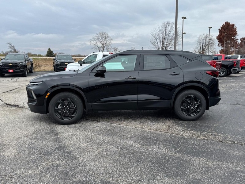 Chevrolet Blazer Vehicle Full-screen Gallery Image 2