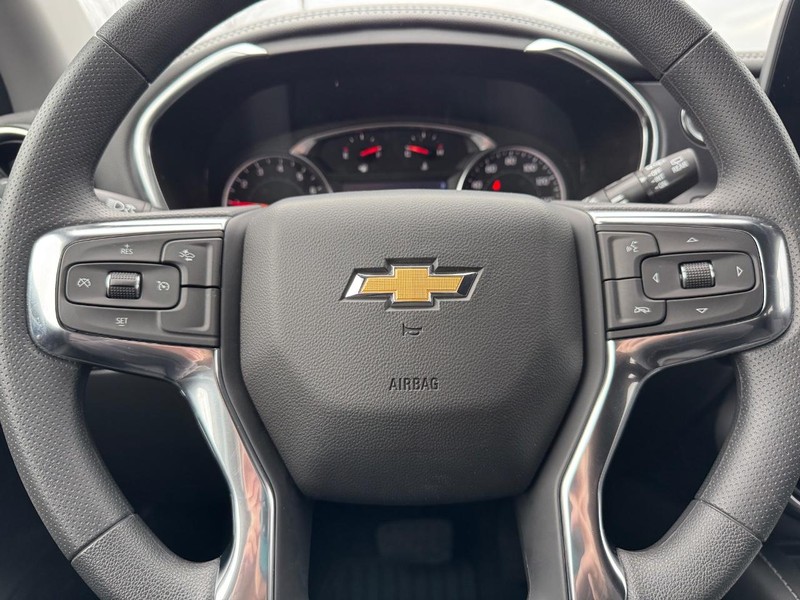 Chevrolet Blazer Vehicle Full-screen Gallery Image 12