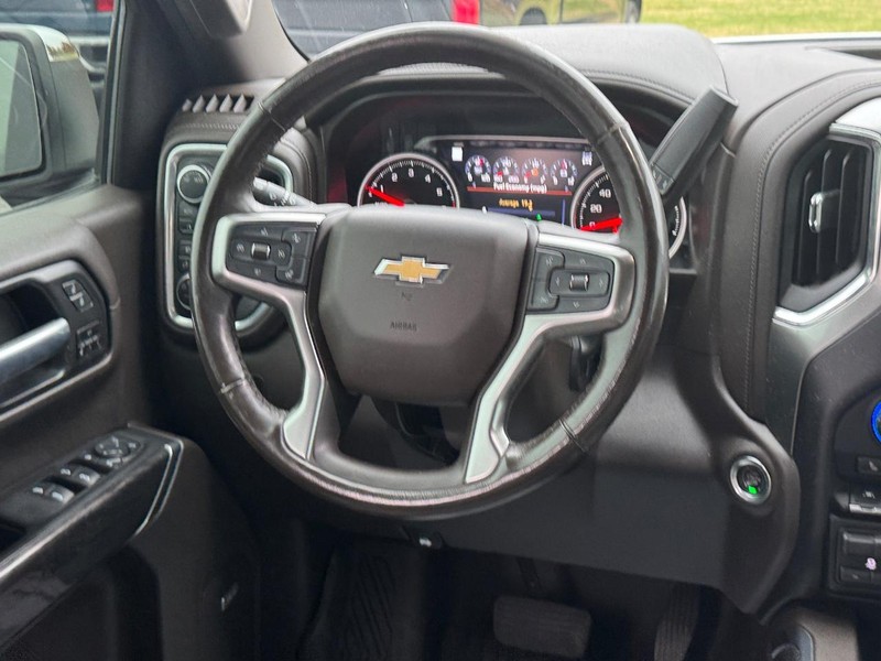 Chevrolet Silverado 1500 Vehicle Full-screen Gallery Image 12
