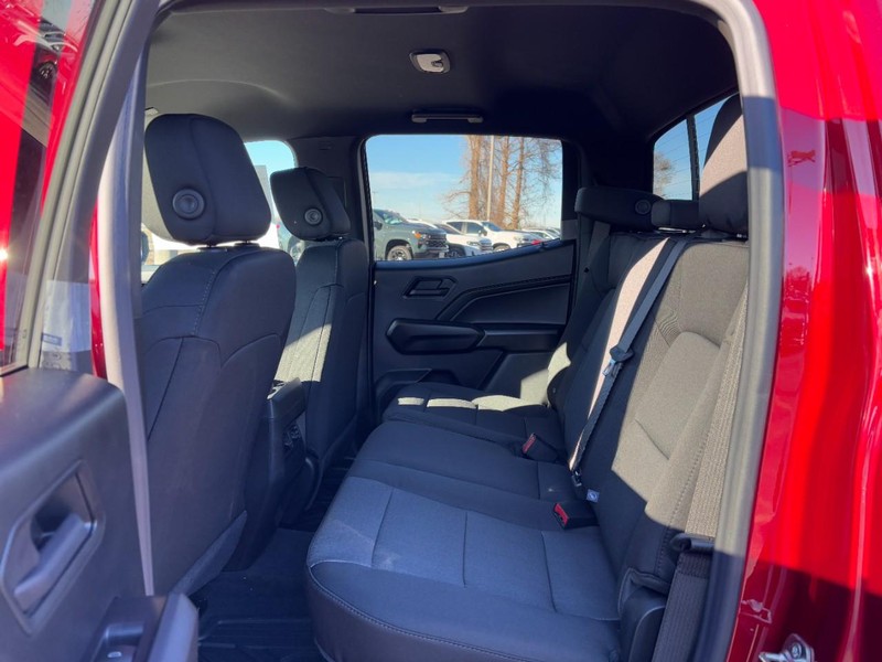 Chevrolet Colorado Vehicle Full-screen Gallery Image 5