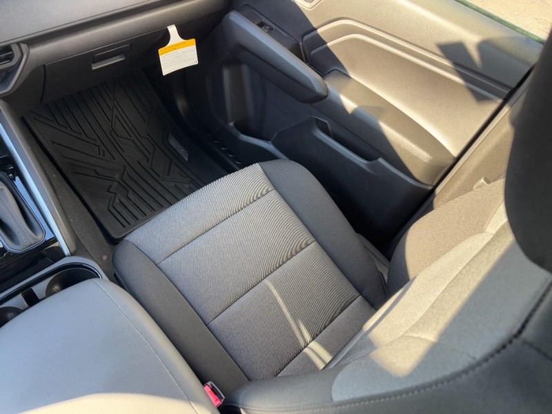 Chevrolet Colorado Vehicle Full-screen Gallery Image 10