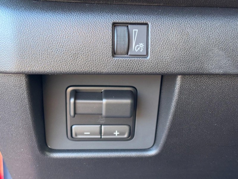 Chevrolet Colorado Vehicle Full-screen Gallery Image 12