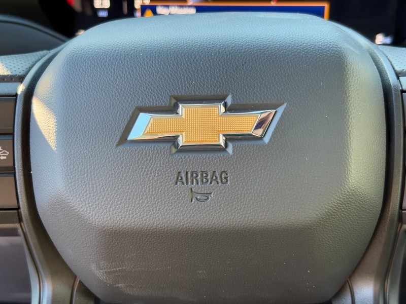 Chevrolet Colorado Vehicle Full-screen Gallery Image 14