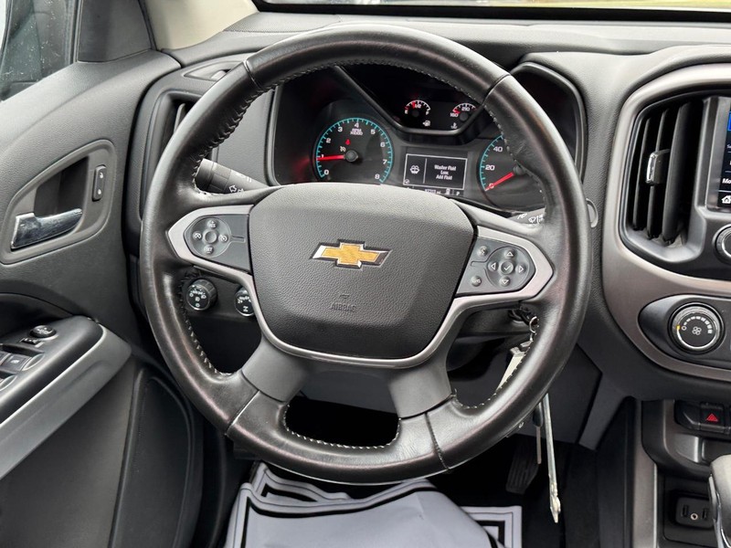 Chevrolet Colorado Vehicle Full-screen Gallery Image 12