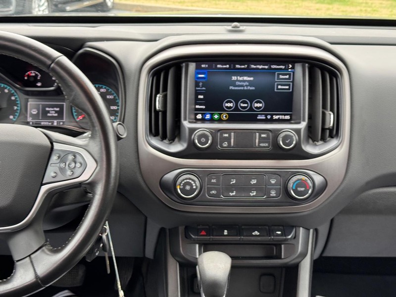 Chevrolet Colorado Vehicle Full-screen Gallery Image 13