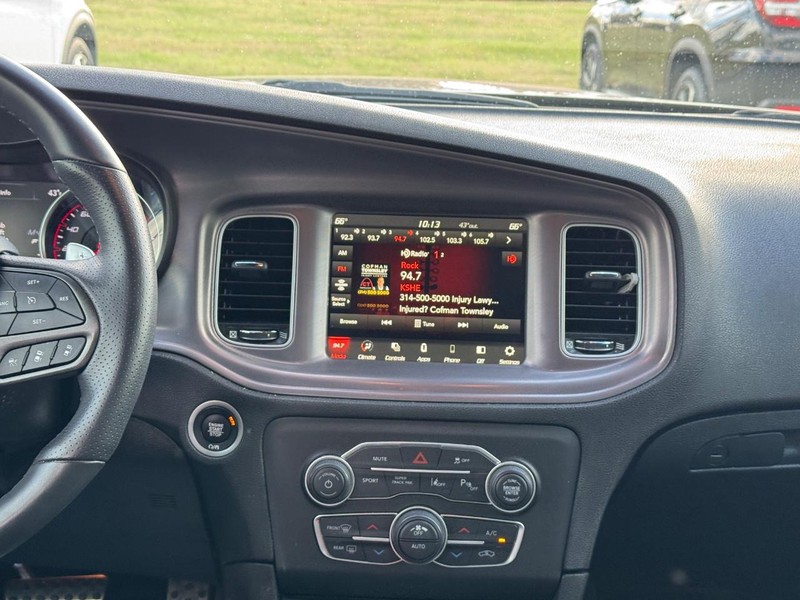 Dodge Charger Vehicle Full-screen Gallery Image 13