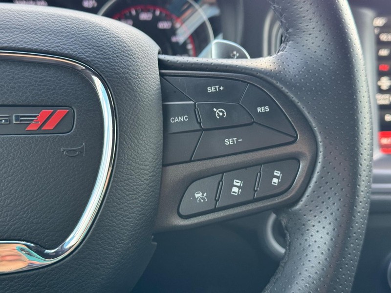 Dodge Charger Vehicle Full-screen Gallery Image 19