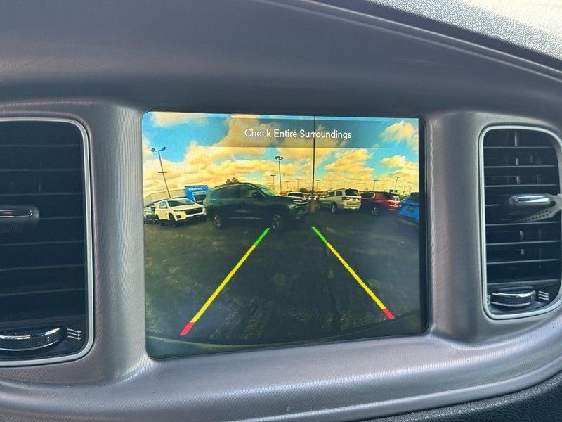 Dodge Charger Vehicle Full-screen Gallery Image 20