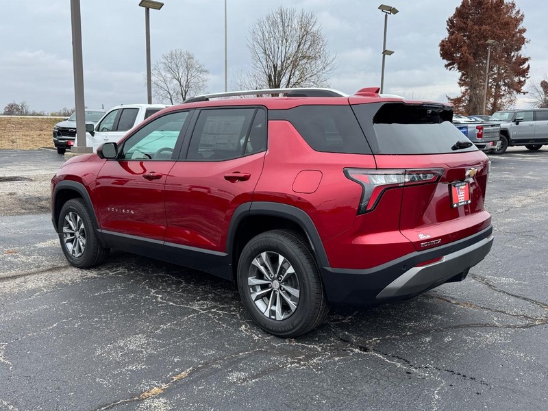 Chevrolet Equinox Vehicle Full-screen Gallery Image 3