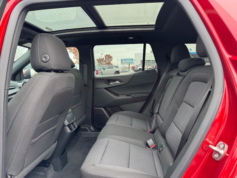 Chevrolet Equinox Vehicle Full-screen Gallery Image 5