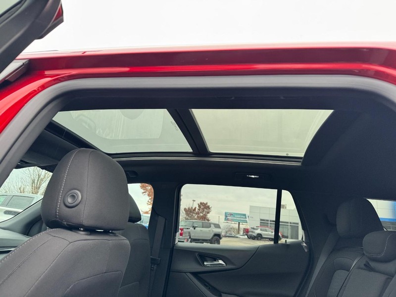 Chevrolet Equinox Vehicle Full-screen Gallery Image 6