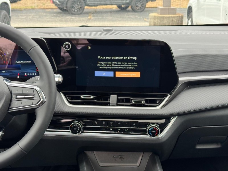 Chevrolet Equinox Vehicle Full-screen Gallery Image 9