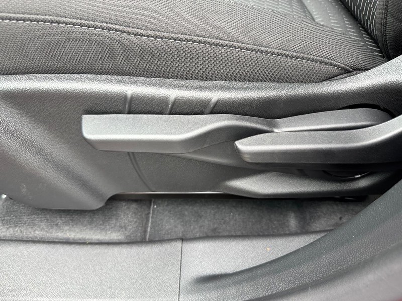 Chevrolet Equinox Vehicle Full-screen Gallery Image 11