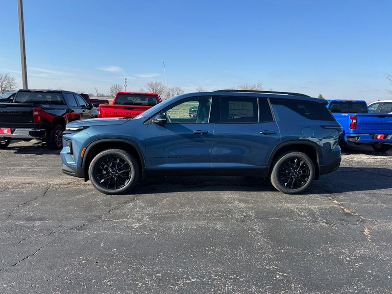 Chevrolet Traverse Vehicle Full-screen Gallery Image 2