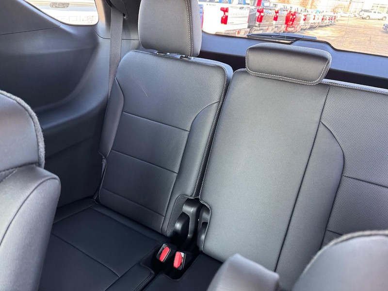 Chevrolet Traverse Vehicle Full-screen Gallery Image 5