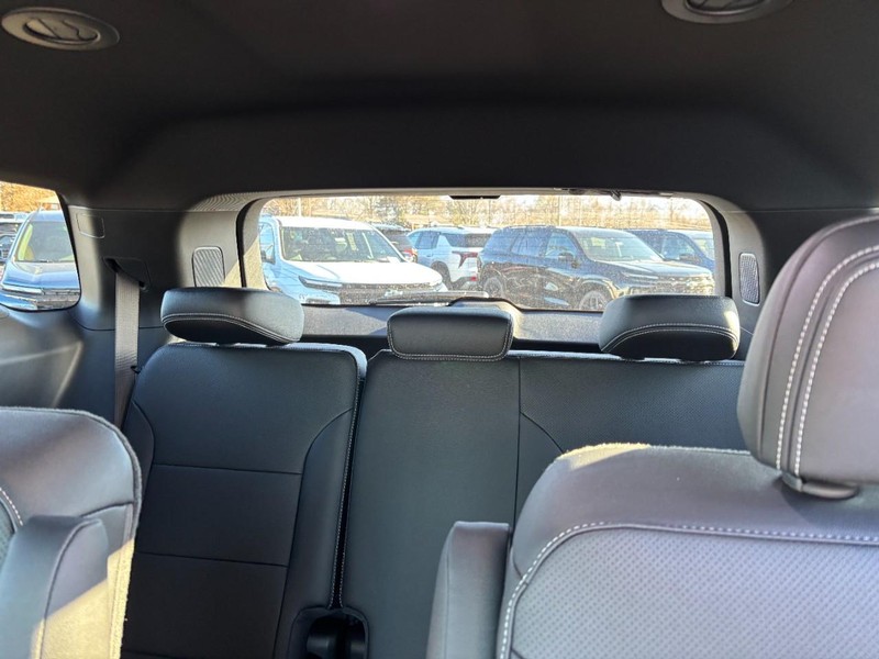 Chevrolet Traverse Vehicle Full-screen Gallery Image 5