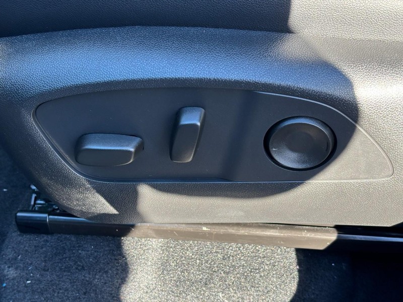 Chevrolet Traverse Vehicle Full-screen Gallery Image 21