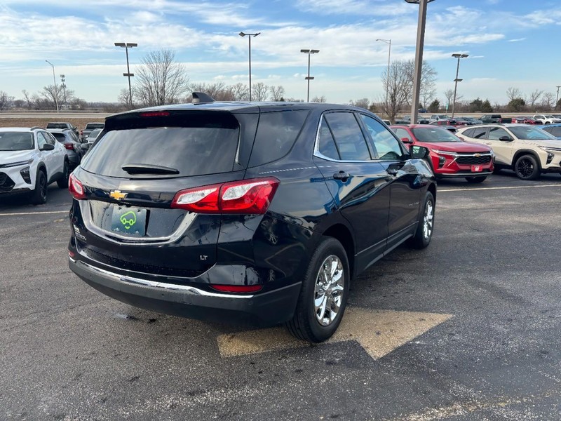 Chevrolet Equinox Vehicle Full-screen Gallery Image 05