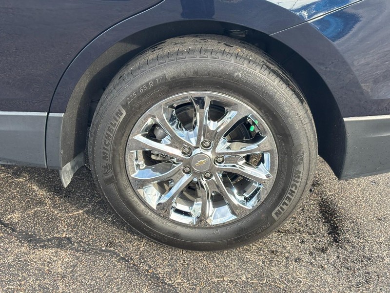 Chevrolet Equinox Vehicle Full-screen Gallery Image 09