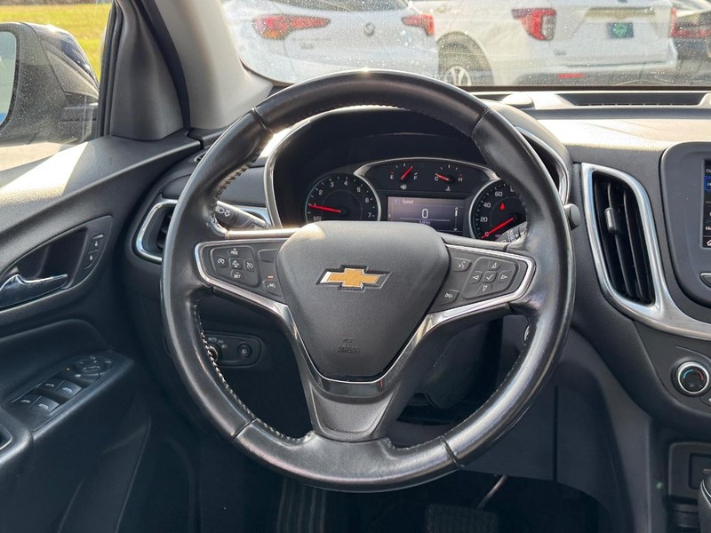 Chevrolet Equinox Vehicle Full-screen Gallery Image 12