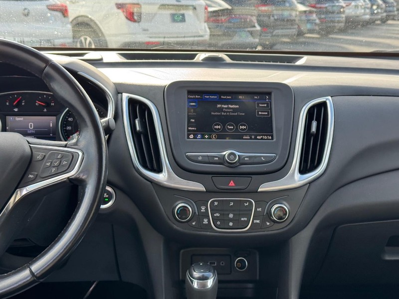 Chevrolet Equinox Vehicle Full-screen Gallery Image 13