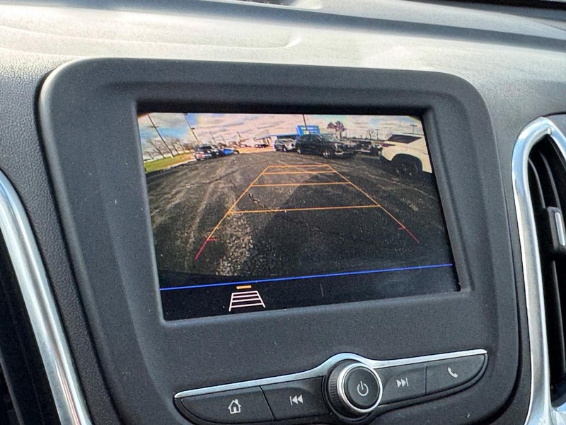 Chevrolet Equinox Vehicle Full-screen Gallery Image 21