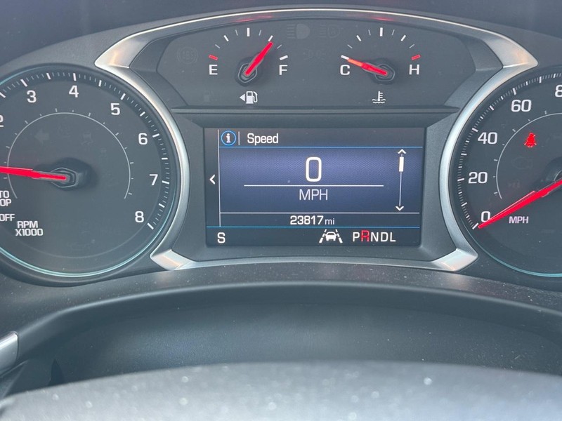 Chevrolet Equinox Vehicle Full-screen Gallery Image 22