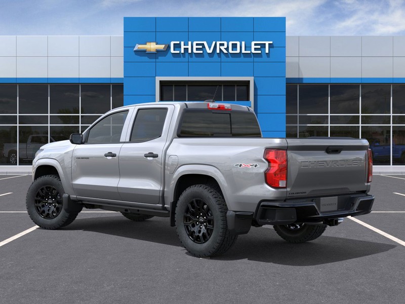 Chevrolet Colorado Vehicle Full-screen Gallery Image 3