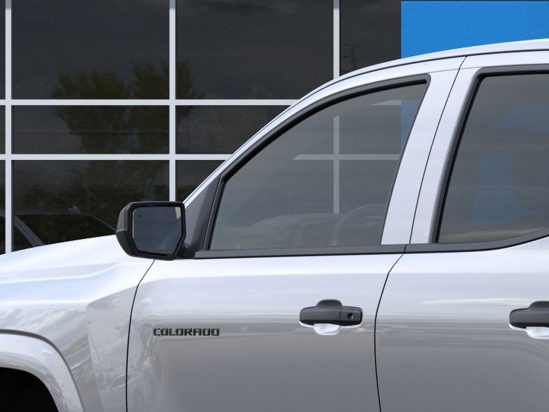 Chevrolet Colorado Vehicle Full-screen Gallery Image 12