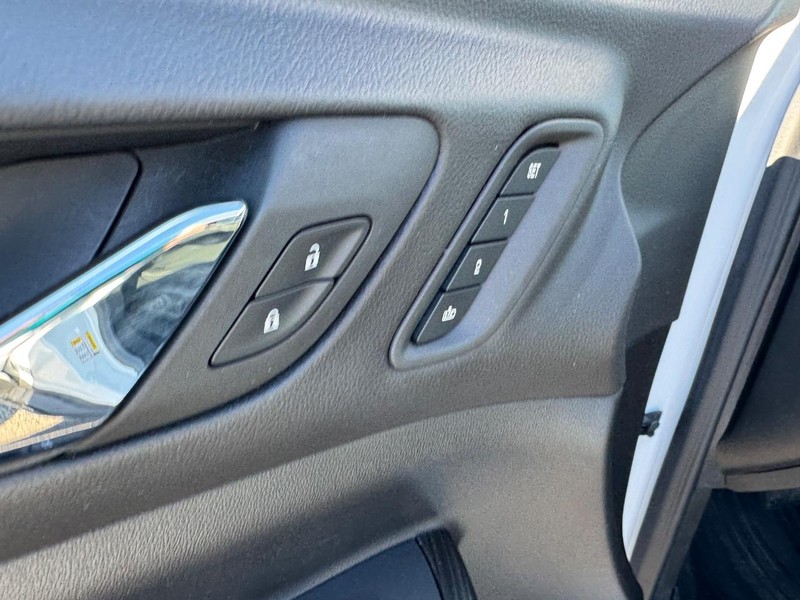 GMC Acadia Vehicle Full-screen Gallery Image 19