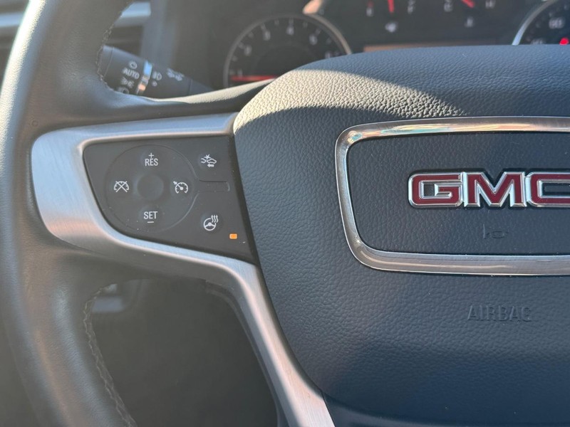 GMC Acadia Vehicle Full-screen Gallery Image 21