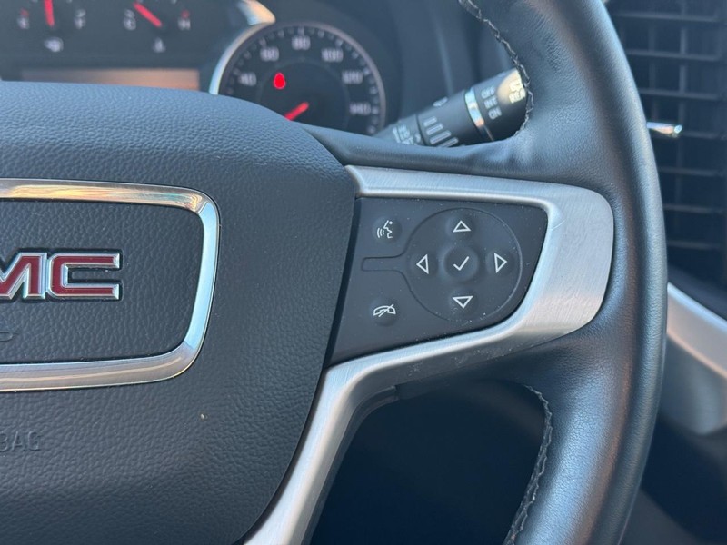 GMC Acadia Vehicle Full-screen Gallery Image 22