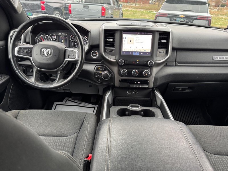 Ram 1500 Vehicle Full-screen Gallery Image 11