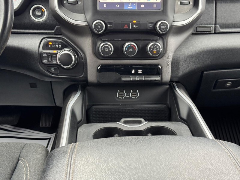 Ram 1500 Vehicle Full-screen Gallery Image 14