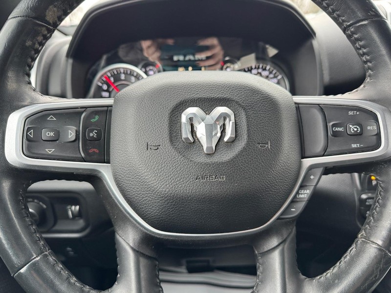 Ram 1500 Vehicle Full-screen Gallery Image 17