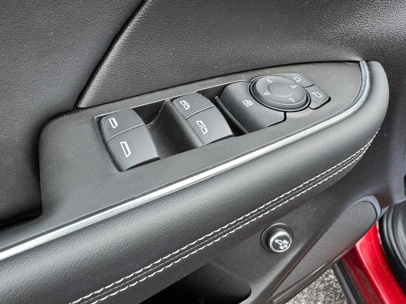 Buick Envision Vehicle Full-screen Gallery Image 16